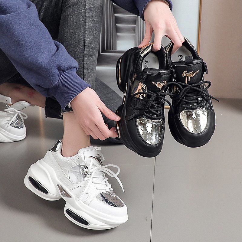 Γυναικεία Chunky Sneakers με Γυαλιστερές Λεπτομέρειες