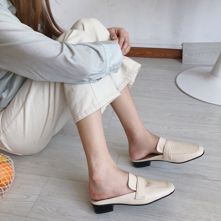 Κλασικά Mules με Minimal Design & Δερμάτινη Υφή