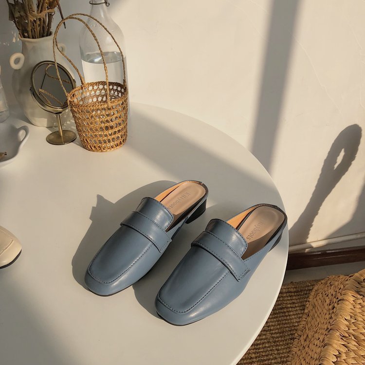 Κλασικά Mules με Minimal Design & Δερμάτινη Υφή