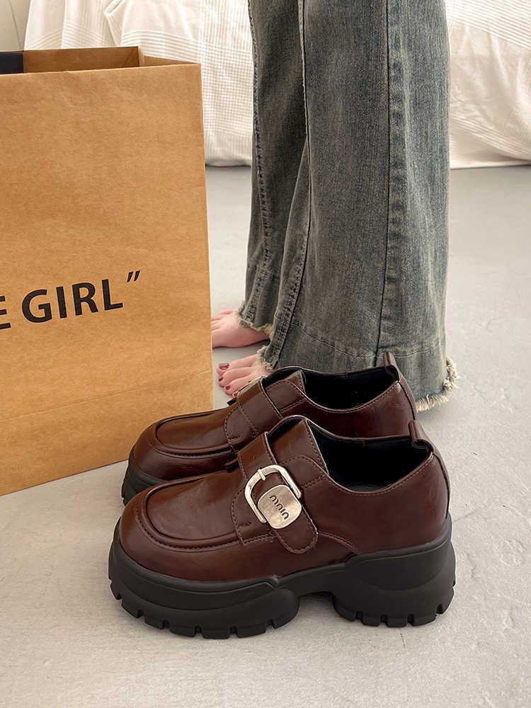 Loafers με Chunky Σόλα & Διακοσμητική Μεταλλική Αγκράφα
