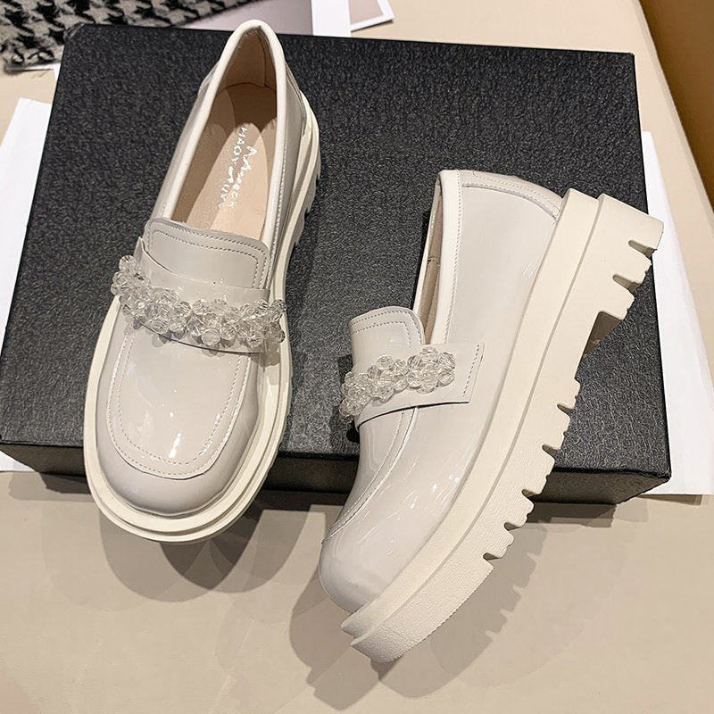Γυναικεία Loafers με Διακοσμητικές Χάντρες & Chunky Σόλα