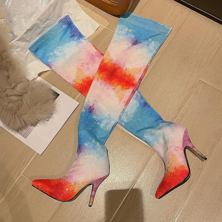 Εντυπωσιακές Over the Knee Μπότες με Tie-Dye Λάμψη