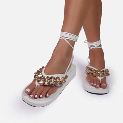 Flatform Σανδάλια με Χρυσή Αλυσίδα και Δέσιμο στον Αστράγαλο