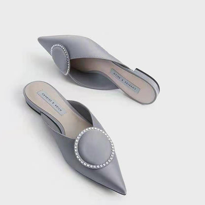Γυναικεία Mules Flat με Μυτερή Μύτη & Διακοσμητική Αγκράφα