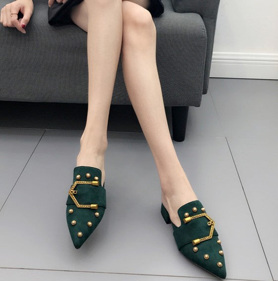 Γυναικεία Mules Flat με Διακοσμητικά Τρουκς & Μεταλλική Λεπτομέρεια