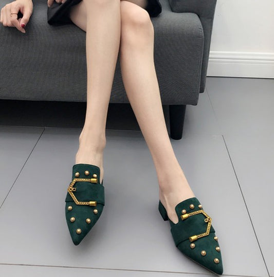 Γυναικεία Mules Flat με Διακοσμητικά Τρουκς & Μεταλλική Λεπτομέρεια