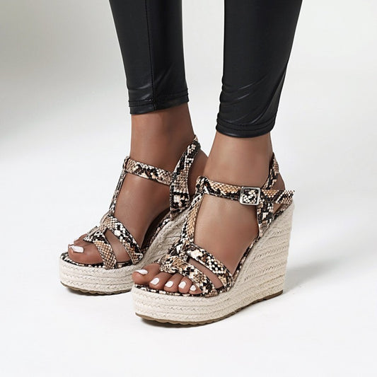 Γυναικείες Πλατφόρμες με Ανάγλυφο Snake Pattern & Πλεξούδα