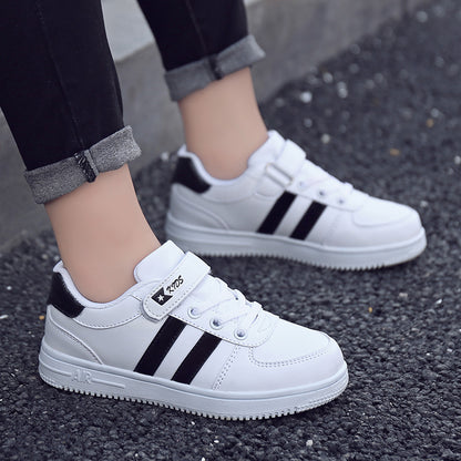 Sneakers με Τριπλή Ρίγα & Αυτοκόλλητο Κλείσιμο