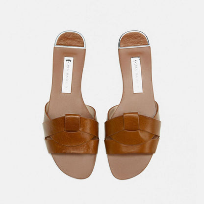 Κομψά Δερμάτινα Mules Flat με Διαχρονικό Σχεδιασμό