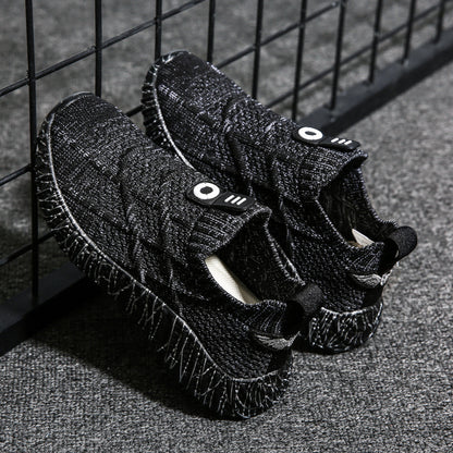 Slip-On Sneakers με Ελαστική Σόλα & Μοναδικό Σχεδιασμό