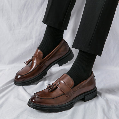 Κλασικά Δερμάτινα Loafers με Διακοσμητικές Φούντες & Αντιολισθητική Σόλα