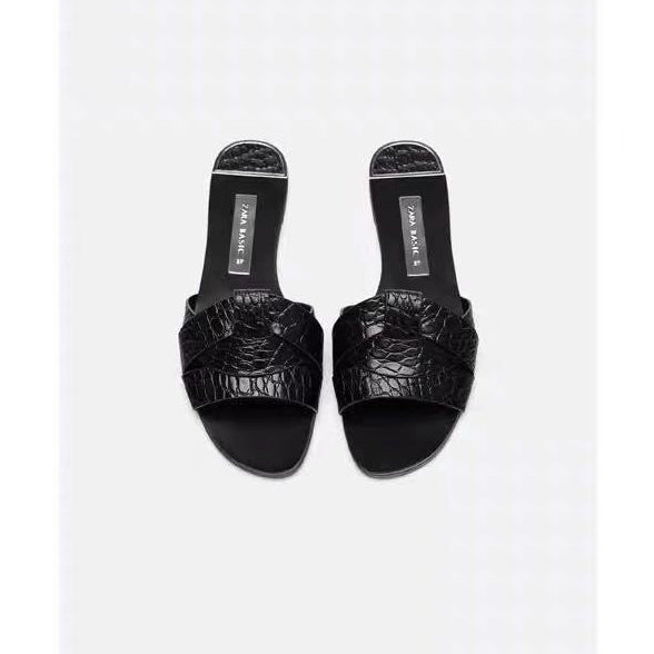 Κομψά Δερμάτινα Mules Flat με Διαχρονικό Σχεδιασμό