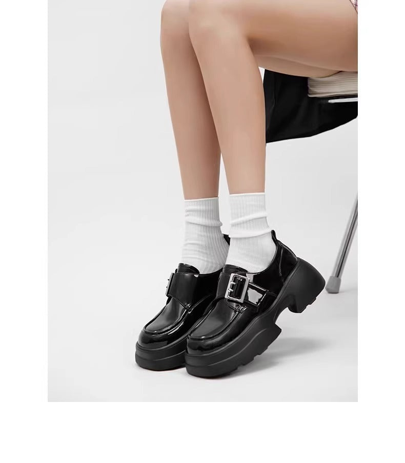 Loafers με Chunky Σόλα & Μοντέρνο Σχέδιο Slip-On