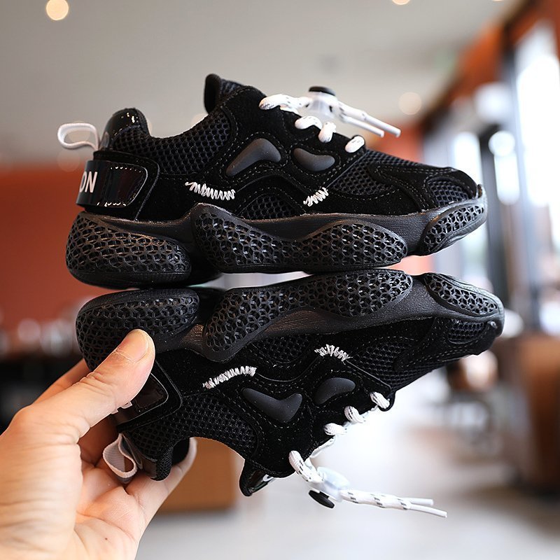Sneakers με Διχτυωτό Πάνω Μέρος & Τρισδιάστατη Ανάγλυφη Σόλα