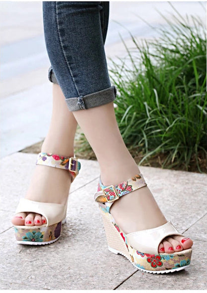 Πλατφόρμες με Λουστρίνι & Πολύχρωμο Floral Pattern