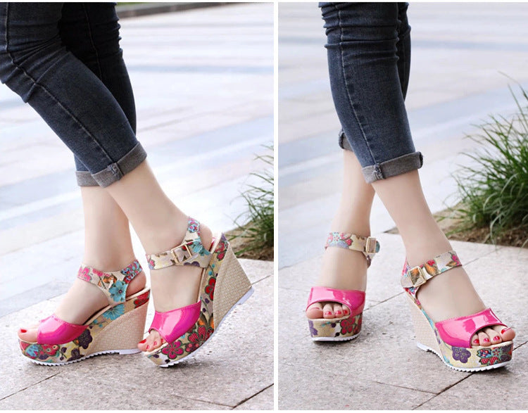 Πλατφόρμες με Λουστρίνι & Πολύχρωμο Floral Pattern