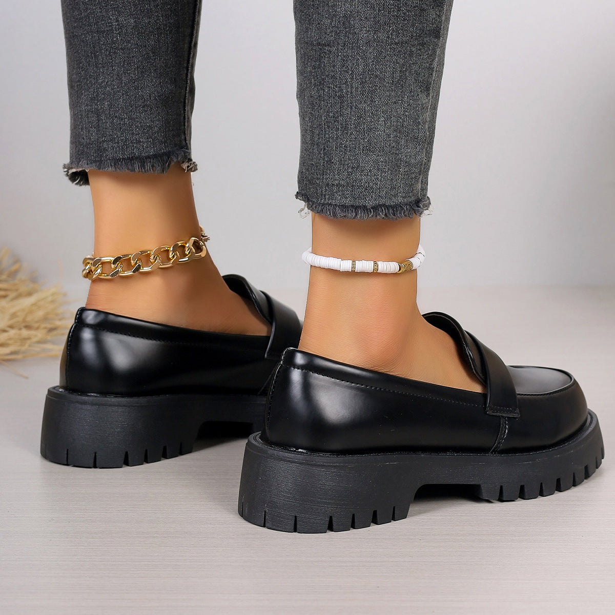 Loafers με Chunky Σόλα & Minimal Σχεδιασμό