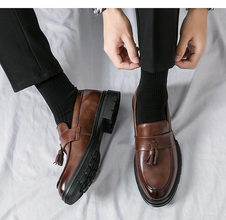 Κλασικά Δερμάτινα Loafers με Διακοσμητικές Φούντες & Αντιολισθητική Σόλα