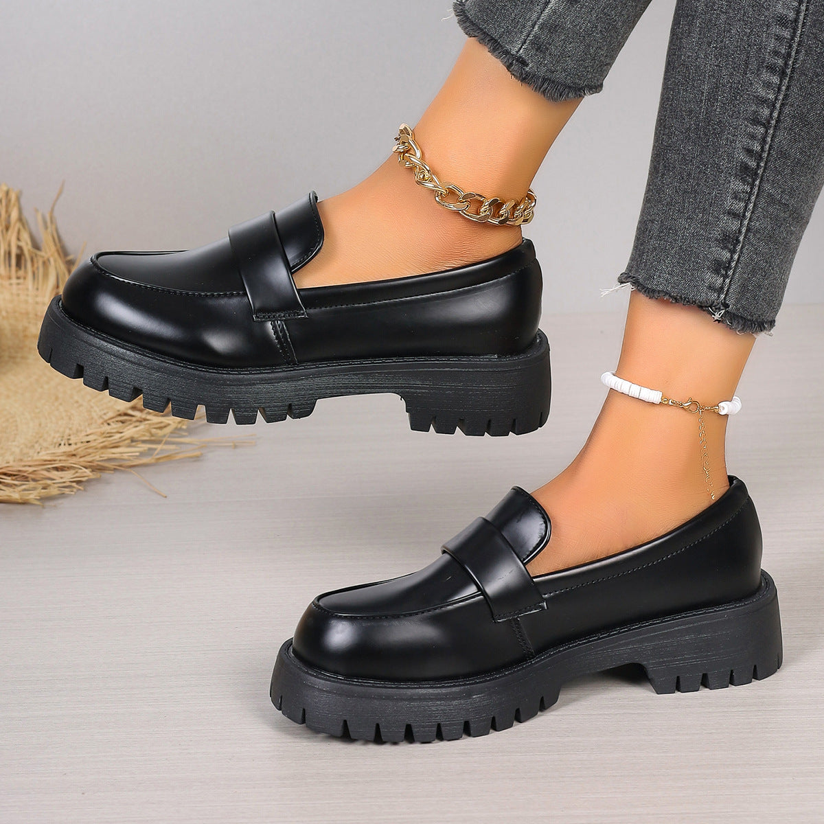 Loafers με Chunky Σόλα & Minimal Σχεδιασμό