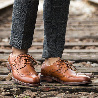 Κλασικά Brogue Derby Παπούτσια με Διαχρονικές Τρυπητές Λεπτομέρειες