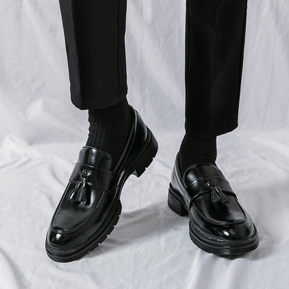 Κλασικά Δερμάτινα Loafers με Διακοσμητικές Φούντες & Αντιολισθητική Σόλα