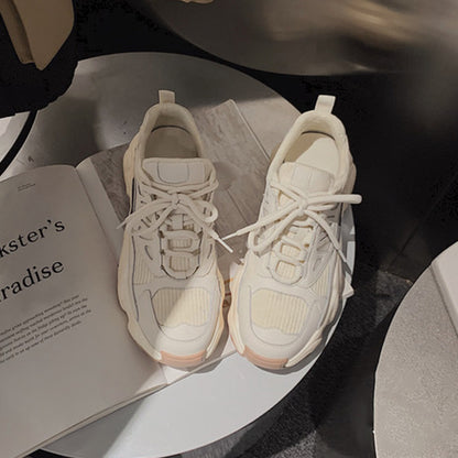 Γυναικεία Sneakers με Chunky Σόλα & Διακριτικές Λεπτομέρειες