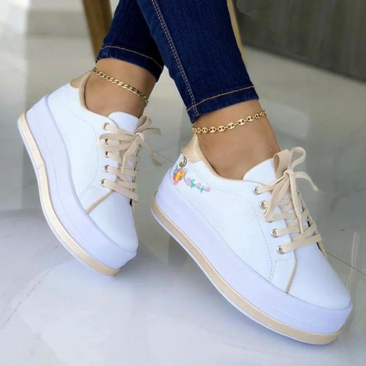 Γυναικεία Sneakers με Πλατφόρμα & Λουλουδάτο Κέντημα