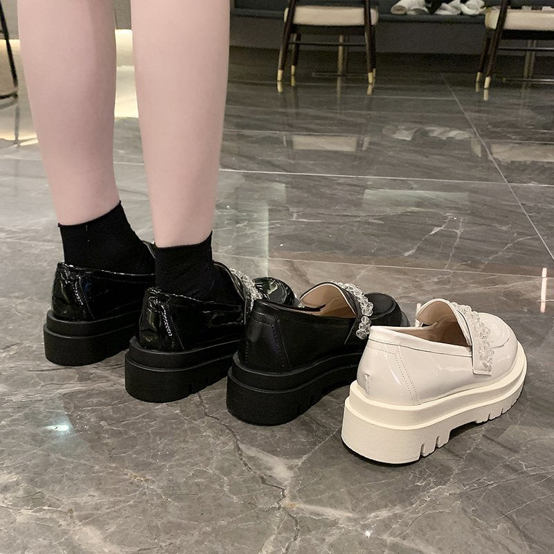 Γυναικεία Loafers με Διακοσμητικές Χάντρες & Chunky Σόλα