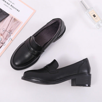 Loafers με Τακούνι & Minimal Διακόσμηση