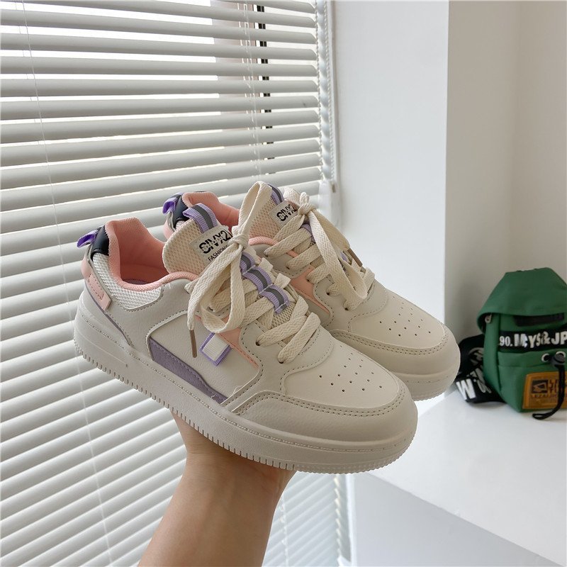 Sneakers με Χρωματιστές Λεπτομέρειες & Λευκή Σόλα