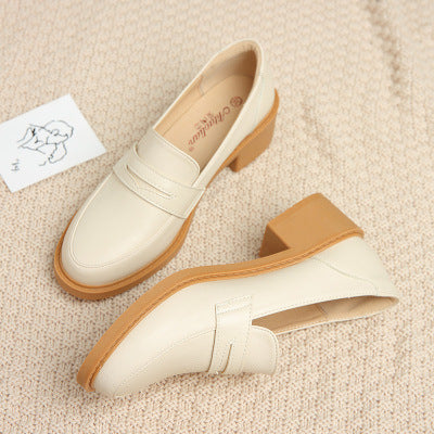 Loafers με Τακούνι & Minimal Διακόσμηση