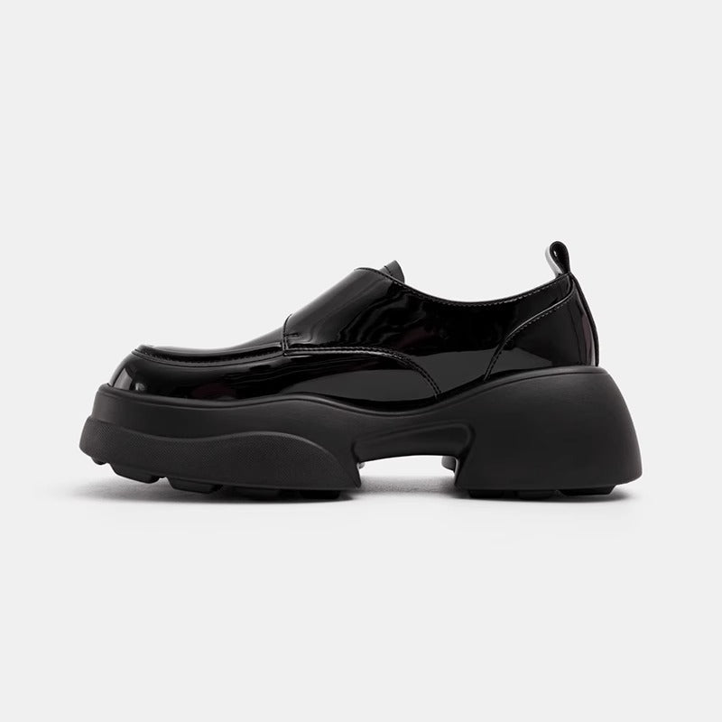 Loafers με Chunky Σόλα & Μοντέρνο Σχέδιο Slip-On
