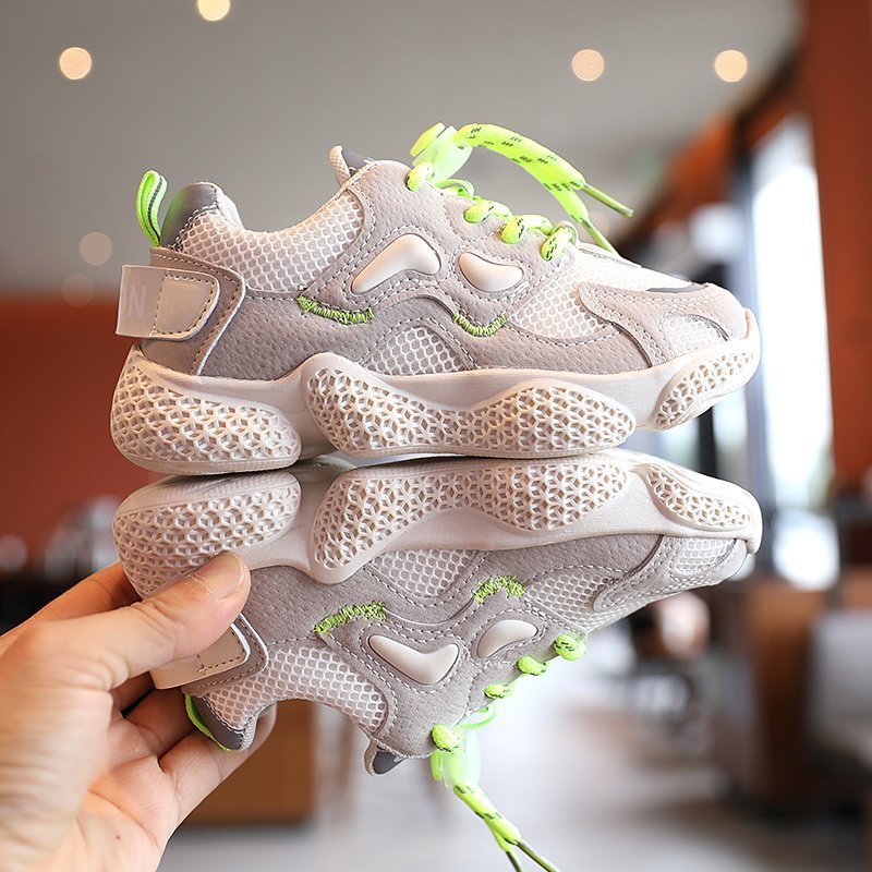 Sneakers με Διχτυωτό Πάνω Μέρος & Τρισδιάστατη Ανάγλυφη Σόλα