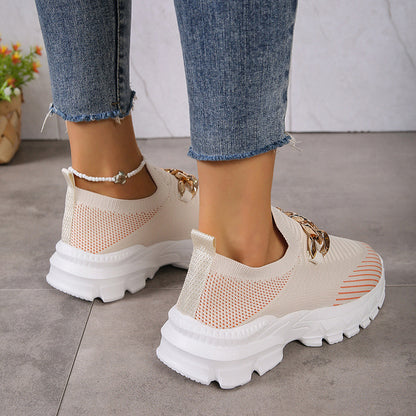 Γυναικεία Slip-On Παπούτσια με Διακοσμητική Αλυσίδα